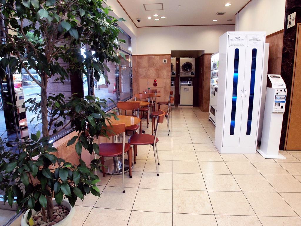 Toyoko Inn Hokkaido Sapporo-Eki Kita-Guchi Exteriör bild